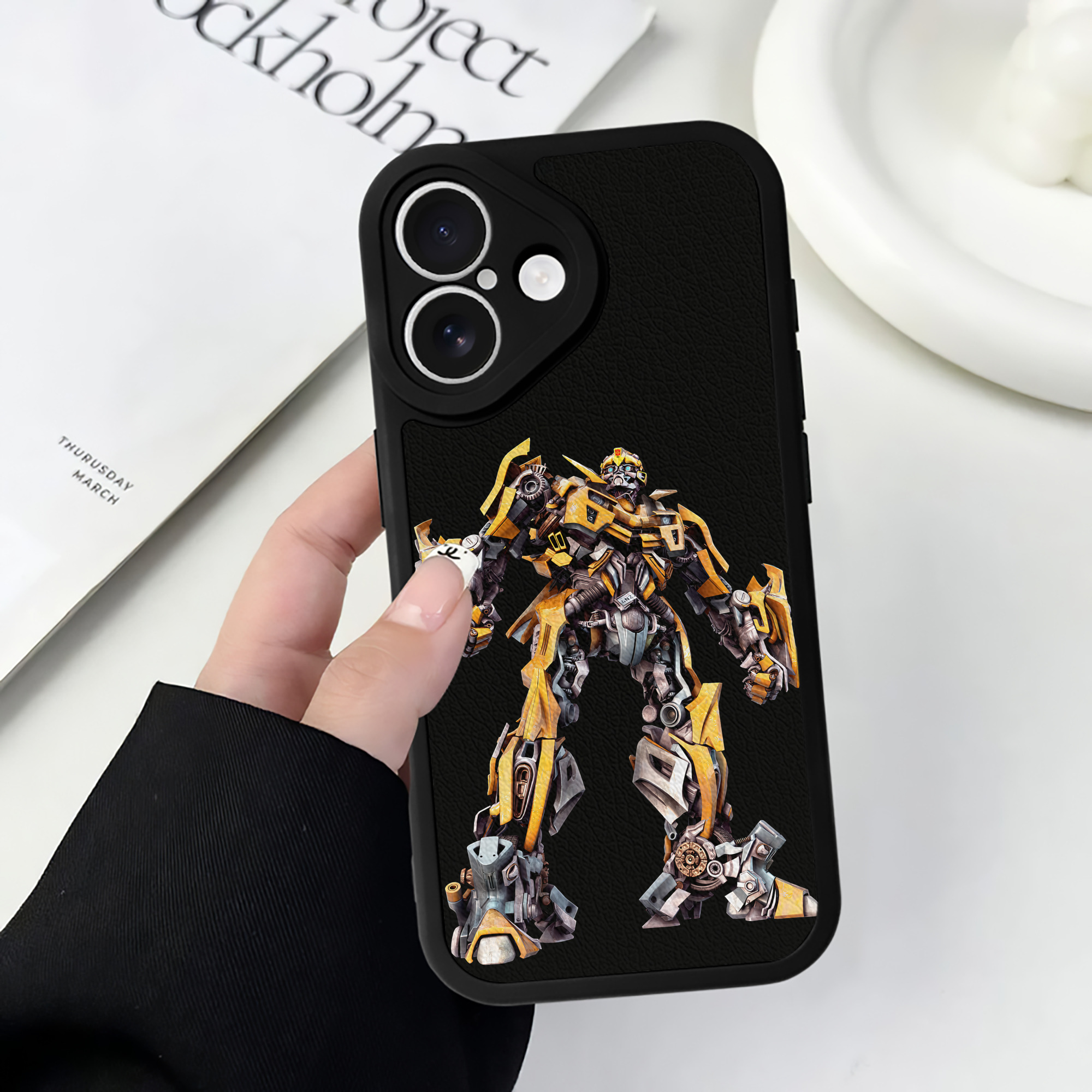 （画像用） Transformers トランスフォーマー 【iPhone 16シリーズ対応】シリコンスマホケース（レザー調） 材質：シリコン